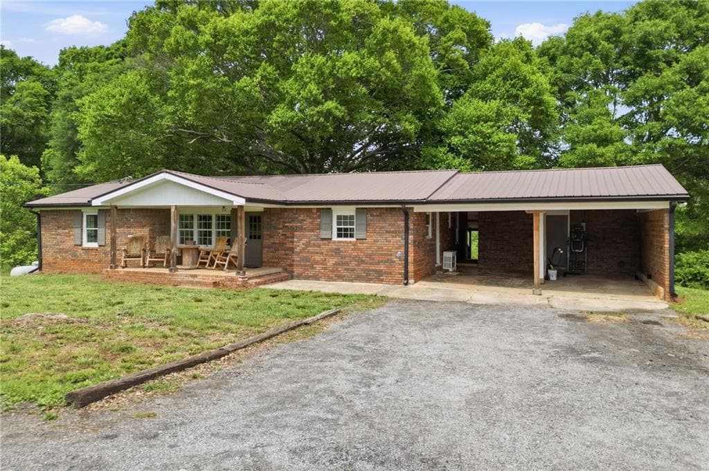4 bedroom, 2 bathroom, 1,784 sq ft single family residence for sale at 174 Old Ballground Road, Canton, GA 30115 — photo 5