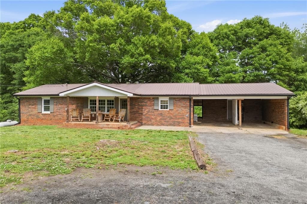 4 bedroom, 2 bathroom, 1,784 sq ft single family residence for sale at 174 Old Ballground Road, Canton, GA 30115 — photo 6