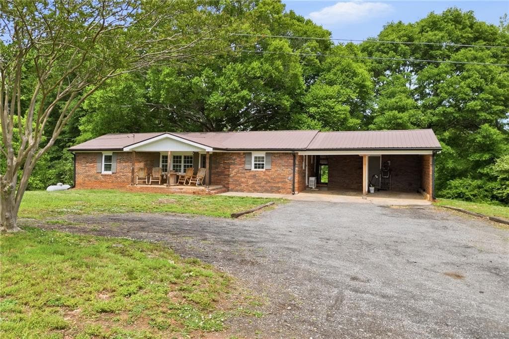 4 bedroom, 2 bathroom, 1,784 sq ft single family residence for sale at 174 Old Ballground Road, Canton, GA 30115 — photo 8