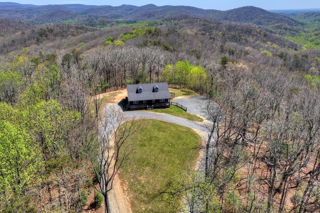 3 bedroom, 4 bathroom, 2,728 sq ft single family residence for sale at 1073 Old Burnt Mountain Road, Ellijay, GA 30536 — photo 2