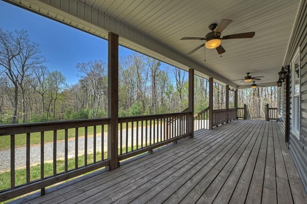 3 bedroom, 4 bathroom, 2,728 sq ft single family residence for sale at 1073 Old Burnt Mountain Road, Ellijay, GA 30536 — photo 8