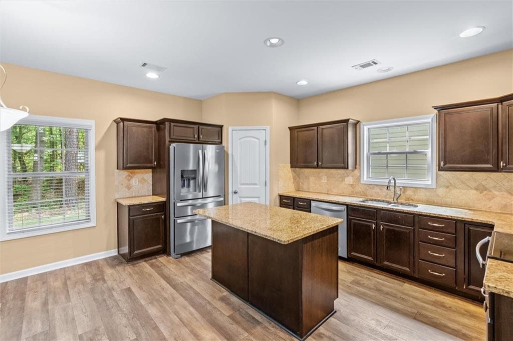 4 bedroom, 3 bathroom, 2,500 sq ft single family residence for sale at 103 Cliffhaven Circle, Newnan, GA 30263 — photo 10