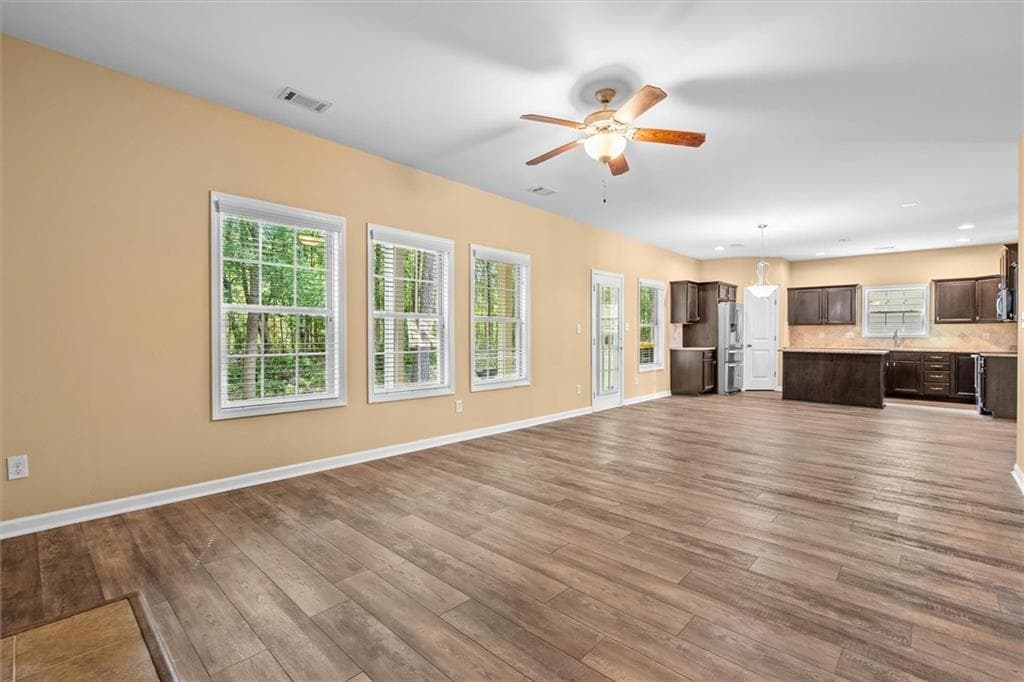 4 bedroom, 3 bathroom, 2,500 sq ft single family residence for sale at 103 Cliffhaven Circle, Newnan, GA 30263 — photo 6