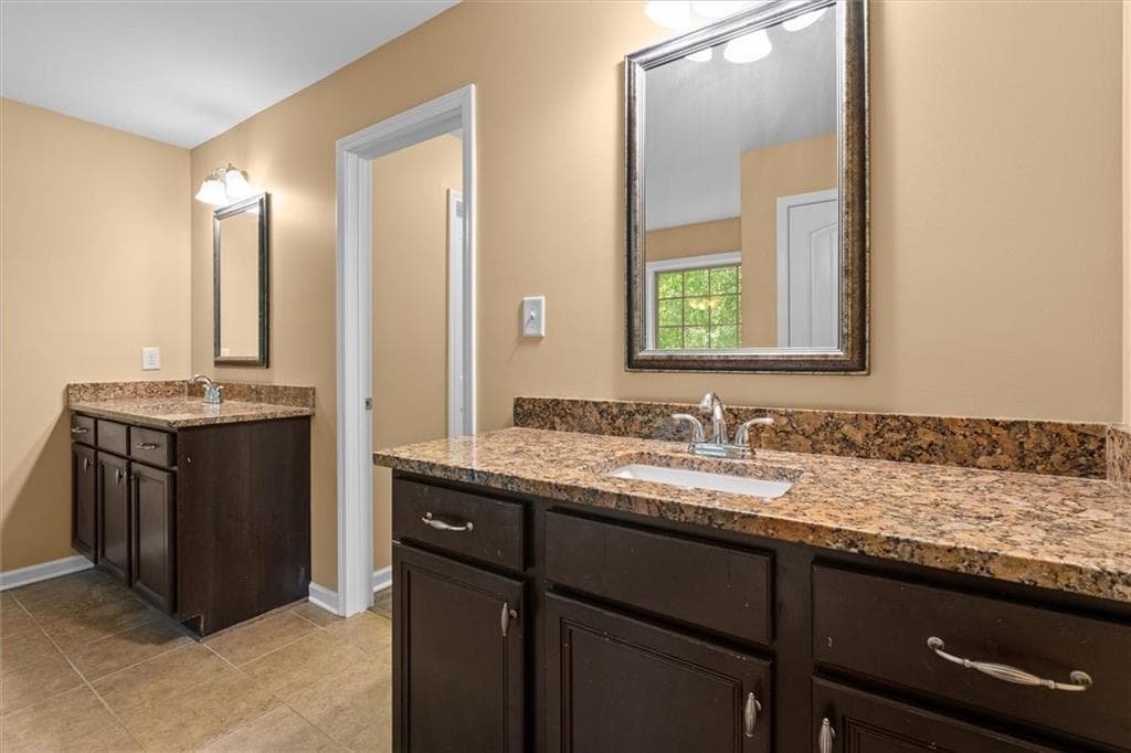4 bedroom, 3 bathroom, 2,500 sq ft single family residence for sale at 103 Cliffhaven Circle, Newnan, GA 30263 — photo 4