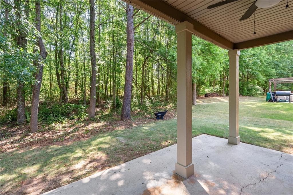 4 bedroom, 3 bathroom, 2,500 sq ft single family residence for sale at 103 Cliffhaven Circle, Newnan, GA 30263 — photo 3