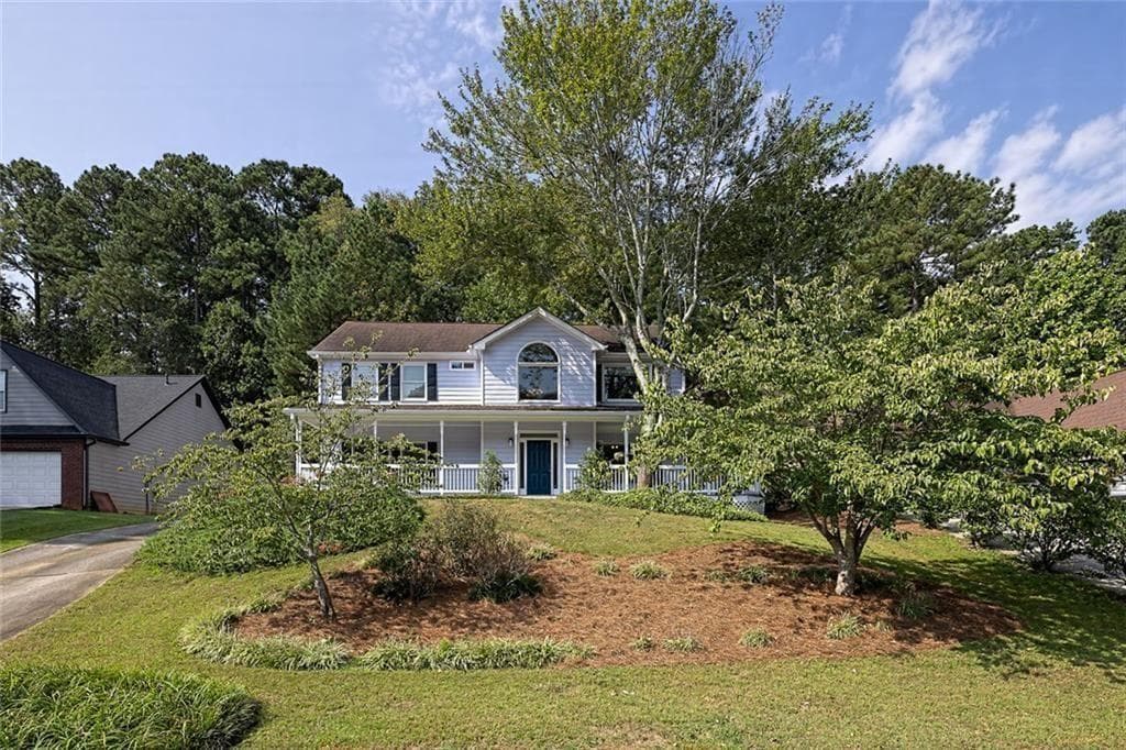 3 bedroom, 3 bathroom, 2,468 sq ft single family residence for sale at 431 Thornbush Trace, Lawrenceville, GA 30046 — photo 3