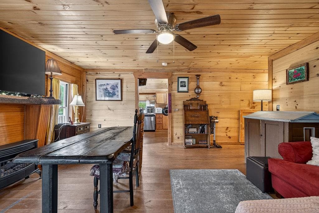 3 bedroom, 3 bathroom, 1,710 sq ft single family residence under contract at 2731 Tate Road, Blairsville, GA 30512 — photo 9