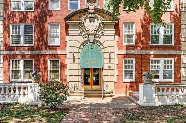 1 bedroom, 1 bathroom, 768 sq ft condominium for rent at 2840 Peachtree Road 408, Atlanta, GA 30305 for $1,650 a month — photo 2