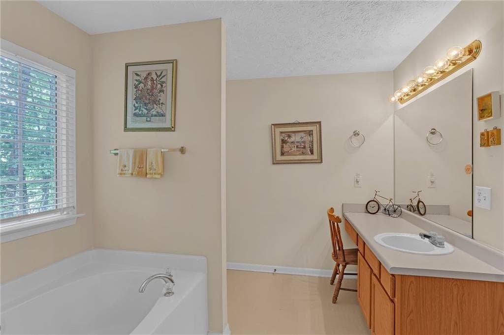 3 bedroom, 2 bathroom, 1,618 sq ft single family residence for sale at 237 Clearwater Drive, Monroe, GA 30655 — photo 9