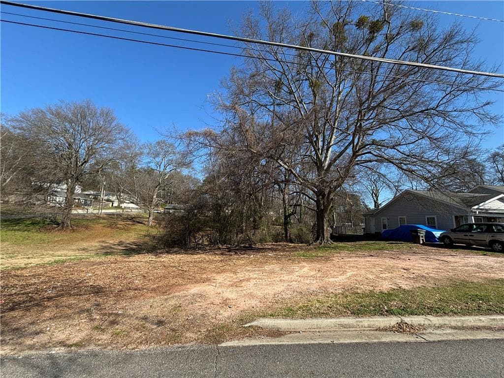 single family residence for sale at 555 Lawrence Street, Marietta, GA 30060 — photo 5