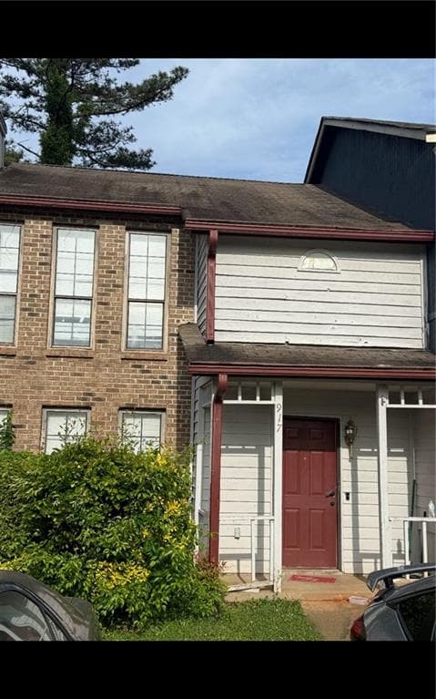 2 bedroom, 3 bathroom, 1,208 sq ft townhouse for sale at 917 Park Gate Place, Stone Mountain, GA 30083