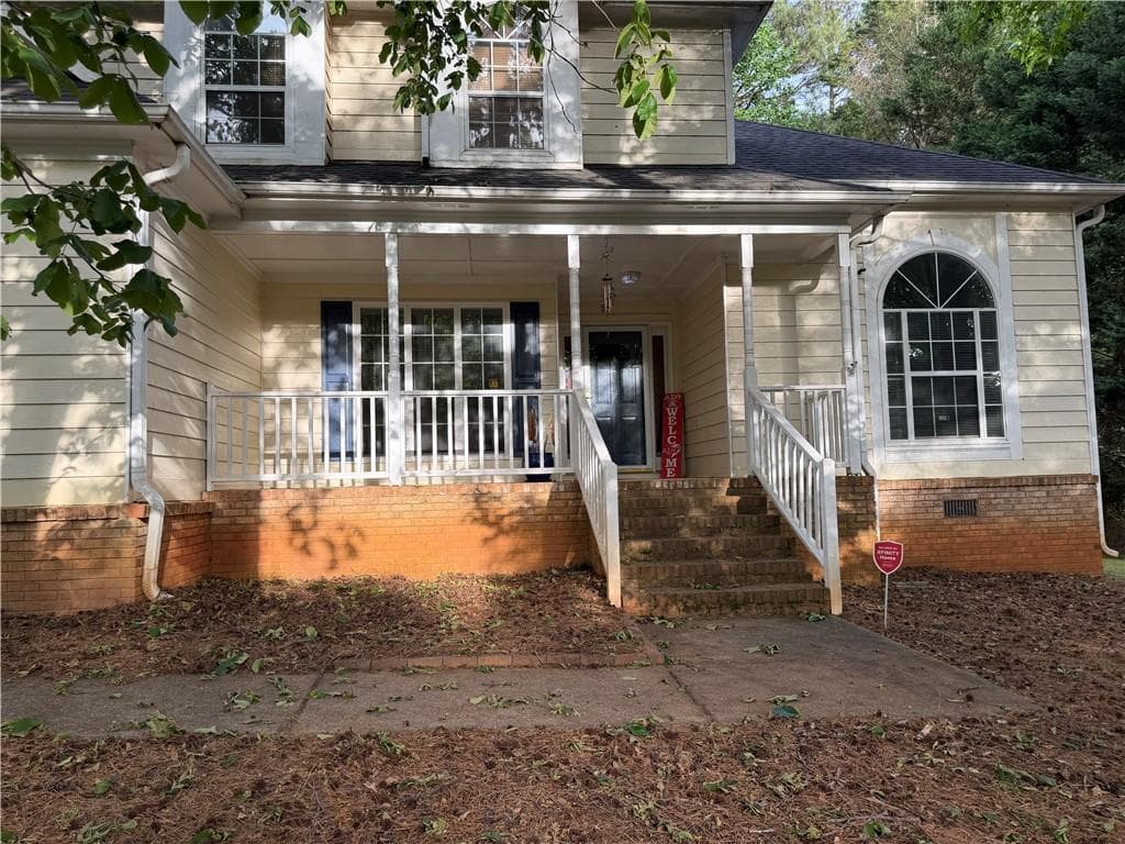 4 bedroom, 3 bathroom, 2,067 sq ft single family residence under contract at 426 Pates Lake Court, Hampton, GA 30228 — photo 4
