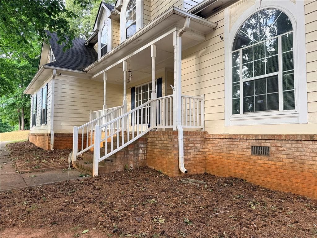 4 bedroom, 3 bathroom, 2,067 sq ft single family residence under contract at 426 Pates Lake Court, Hampton, GA 30228 — photo 5