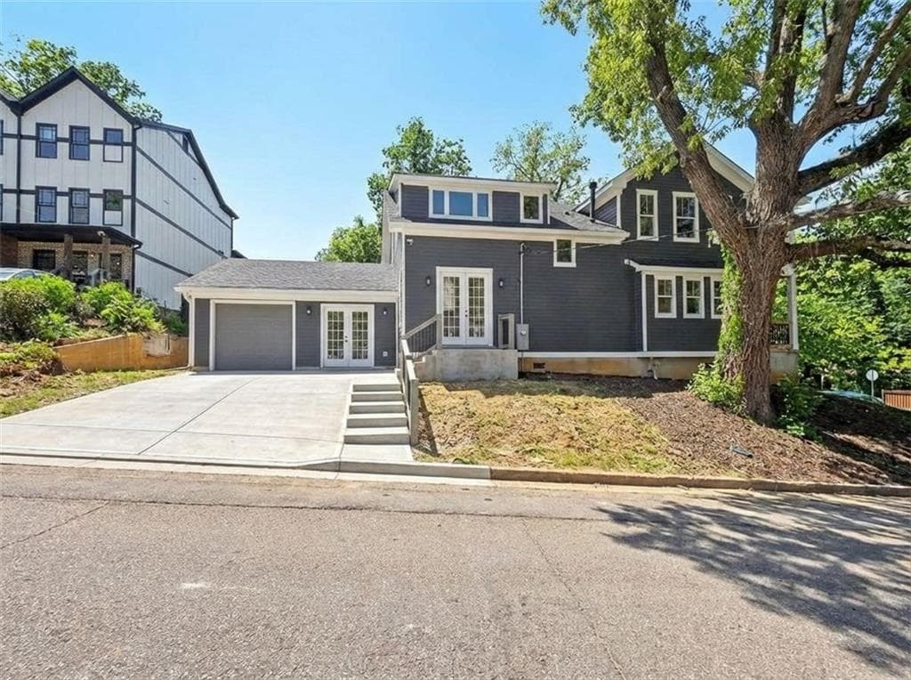 4 bedroom, 3 bathroom, 2,000 sq ft single family residence for sale at 113 Vanira Avenue, Atlanta, GA 30315 — photo 2