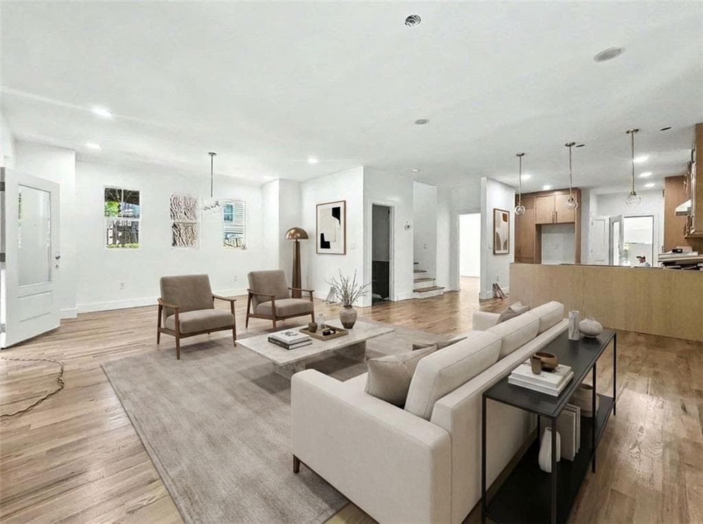 4 bedroom, 3 bathroom, 2,000 sq ft single family residence for sale at 113 Vanira Avenue, Atlanta, GA 30315 — photo 3