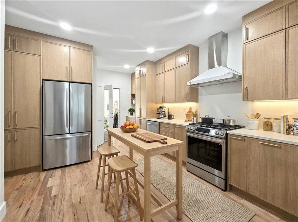 4 bedroom, 3 bathroom, 2,000 sq ft single family residence for sale at 113 Vanira Avenue, Atlanta, GA 30315 — photo 4