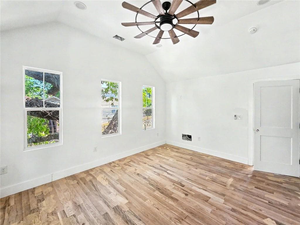 4 bedroom, 3 bathroom, 2,000 sq ft single family residence for sale at 113 Vanira Avenue, Atlanta, GA 30315 — photo 8