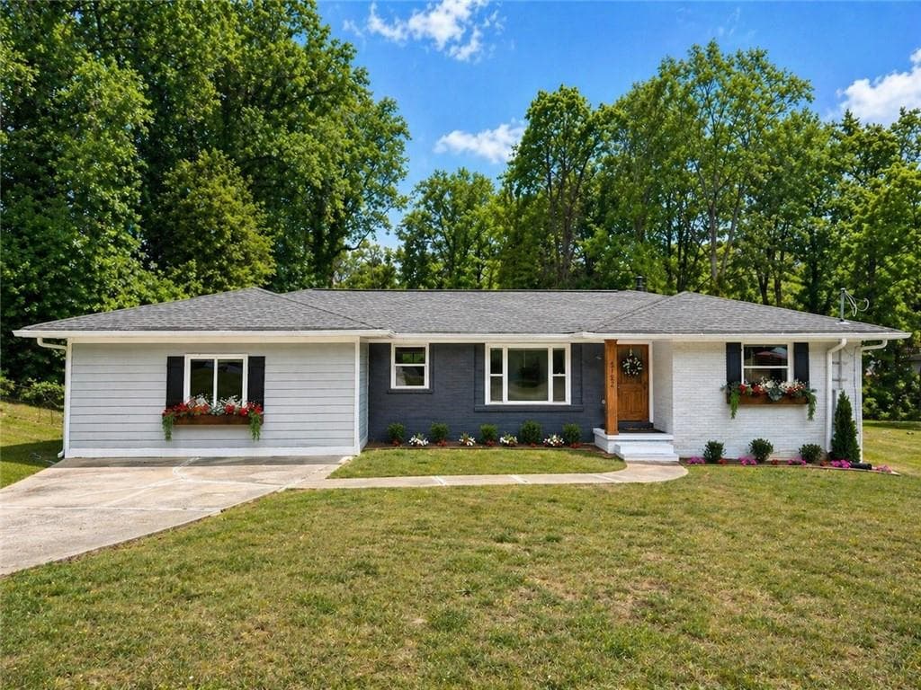 4 bedroom, 3 bathroom, 1,860 sq ft single family residence under contract at 3152 Columbia Woods Drive, Decatur, GA 30032