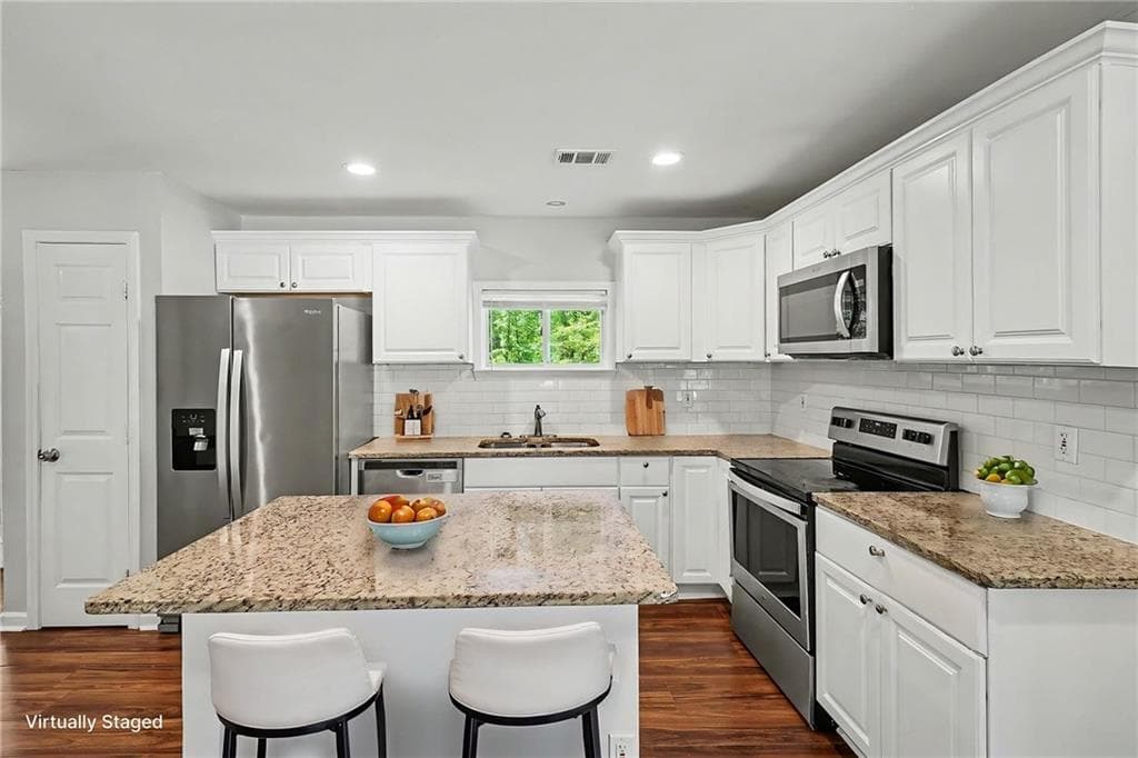 4 bedroom, 3 bathroom, 1,860 sq ft single family residence under contract at 3152 Columbia Woods Drive, Decatur, GA 30032 — photo 5