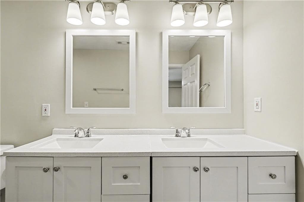 4 bedroom, 3 bathroom, 1,860 sq ft single family residence under contract at 3152 Columbia Woods Drive, Decatur, GA 30032 — photo 7