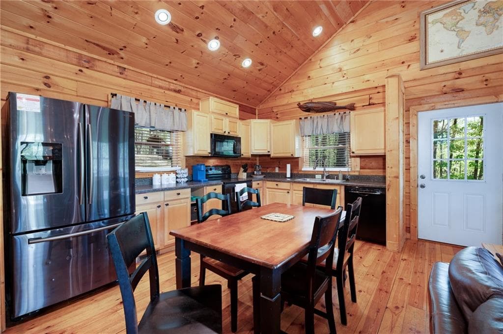 2 bedroom, 2 bathroom, 2,008 sq ft single family residence for sale at 414 Marque Lane, Ranger, GA 30734 — photo 9