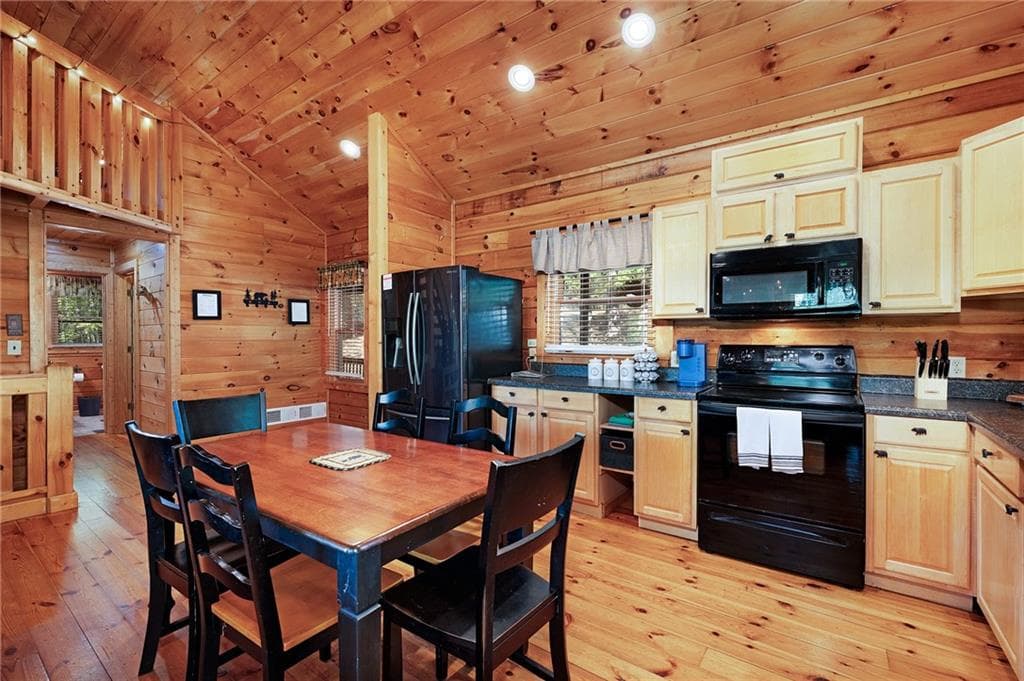 2 bedroom, 2 bathroom, 2,008 sq ft single family residence for sale at 414 Marque Lane, Ranger, GA 30734 — photo 10