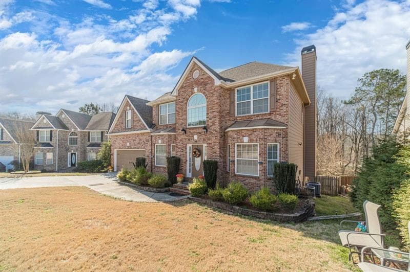 5 bedroom, 4 bathroom, 2,577 sq ft single family residence for sale at 598 Georgia Circle, Loganville, GA 30052 — photo 3