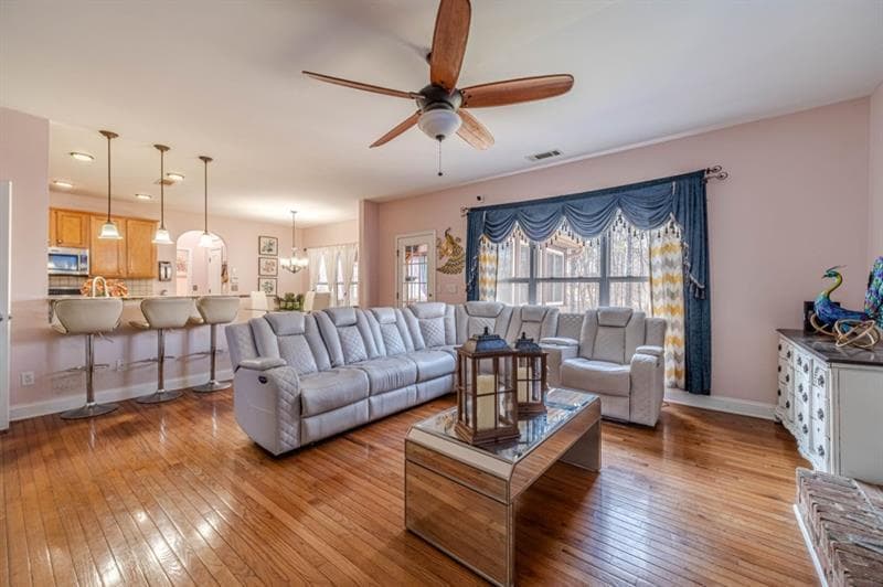 5 bedroom, 4 bathroom, 2,577 sq ft single family residence for sale at 598 Georgia Circle, Loganville, GA 30052 — photo 9