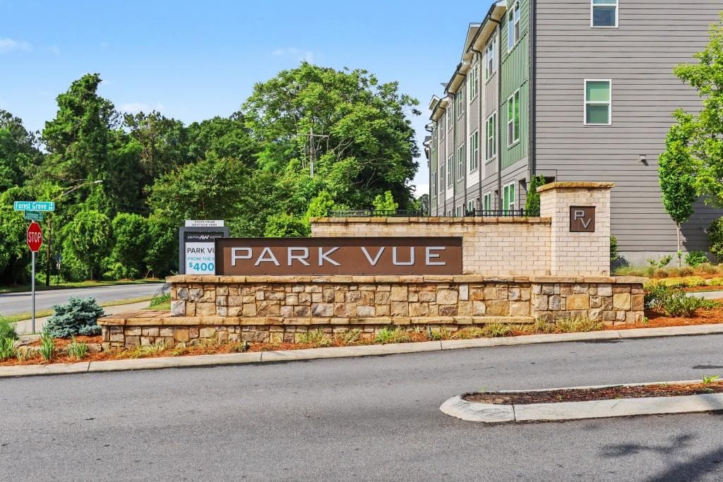 3 bedroom, 4 bathroom, 1,600 sq ft townhouse for sale at 1569 Layton Lane, Atlanta, GA 30318 — photo 2