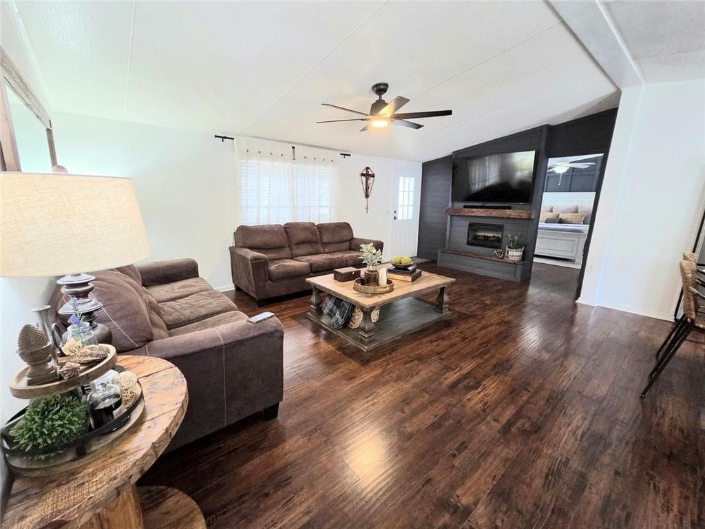 3 bedroom, 2 bathroom, 1,320 sq ft single family residence for sale at 4855 Peachtree Drive, Buford, GA 30518 — photo 6