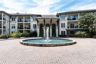 1 bedroom, 1 bathroom, 800 sq ft condominium for sale at 3101 Howell Mill Road 214, Atlanta, GA 30327 — photo 1 of 31