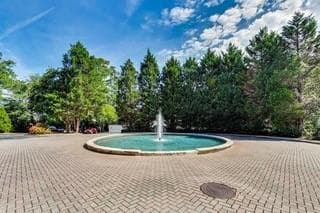 1 bedroom, 1 bathroom, 800 sq ft condominium for sale at 3101 Howell Mill Road 214, Atlanta, GA 30327 — photo 5