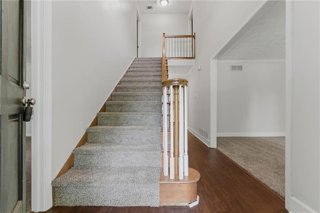 4 bedroom, 3 bathroom, 2,525 sq ft single family residence for sale at 2568 N Arbor Trail, Marietta, GA 30066 — photo 3