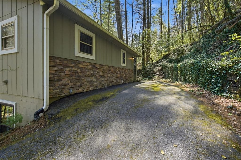 3 bedroom, 2 bathroom, 1,498 sq ft single family residence for sale at 15 Salmon Road, Blairsville, GA 30512 — photo 7