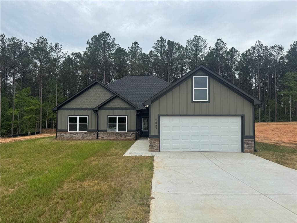3 bedroom, 2 bathroom, 1,693 sq ft single family residence for sale at 2089 N Hicks Road, Toccoa, GA 30577