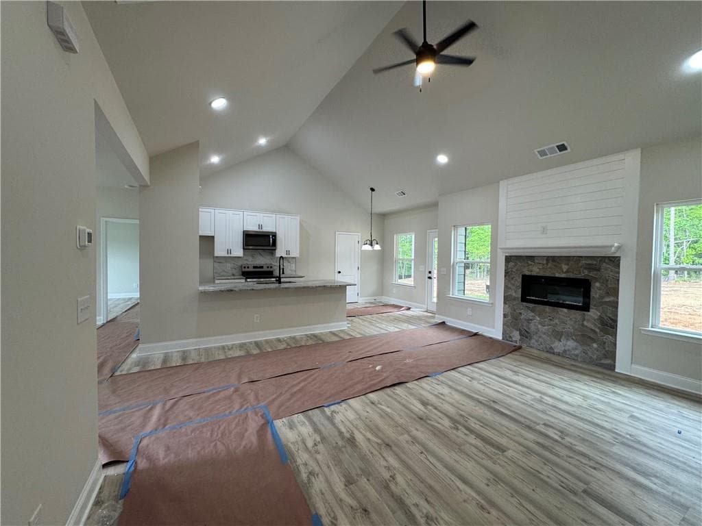 3 bedroom, 2 bathroom, 1,693 sq ft single family residence for sale at 2089 N Hicks Road, Toccoa, GA 30577 — photo 5
