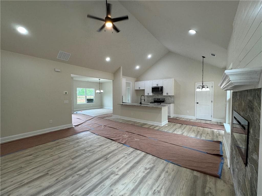 3 bedroom, 2 bathroom, 1,693 sq ft single family residence for sale at 2089 N Hicks Road, Toccoa, GA 30577 — photo 6