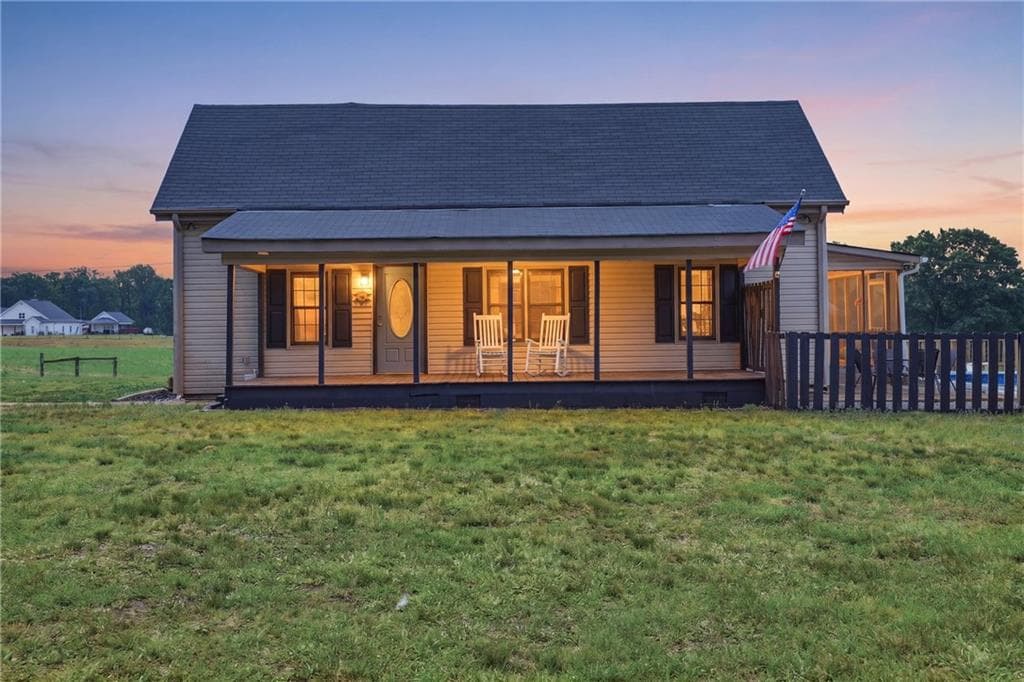 3 bedroom, 2 bathroom, 1,525 sq ft single family residence under contract at 5525 Sandy Cross Road, Carnesville, GA 30521 — photo 2