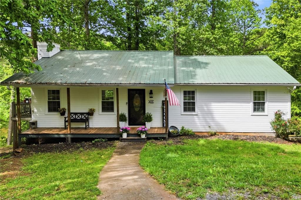 3 bedroom, 2 bathroom, 1,104 sq ft single family residence for sale at 612 Beaver Ridge Road, Jasper, GA 30143 — photo 1 of 38