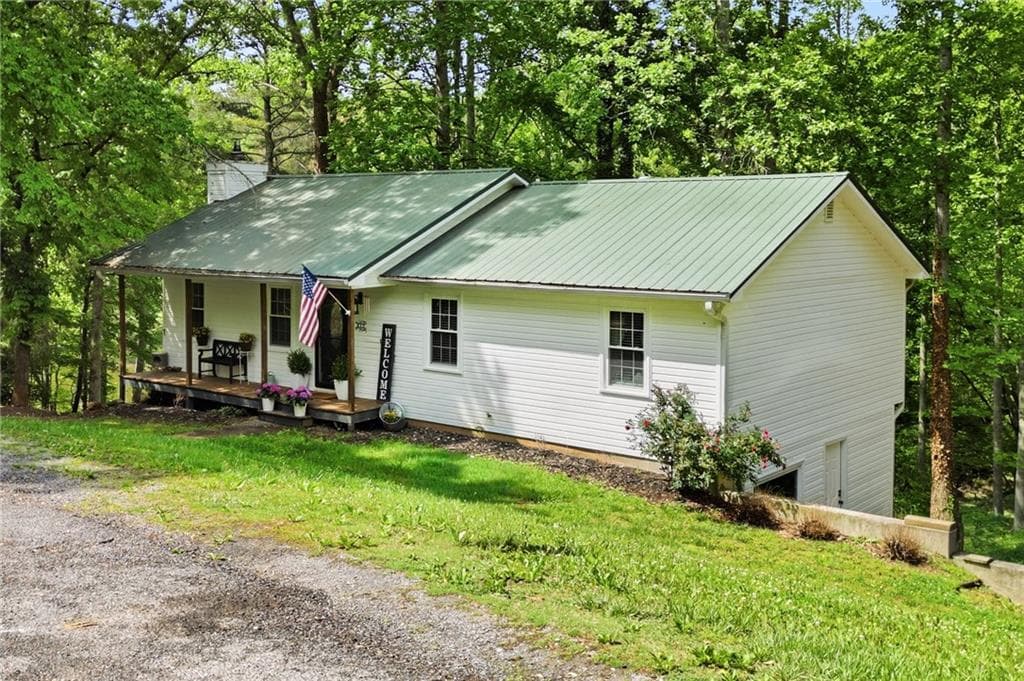 3 bedroom, 2 bathroom, 1,104 sq ft single family residence for sale at 612 Beaver Ridge Road, Jasper, GA 30143 — photo 2