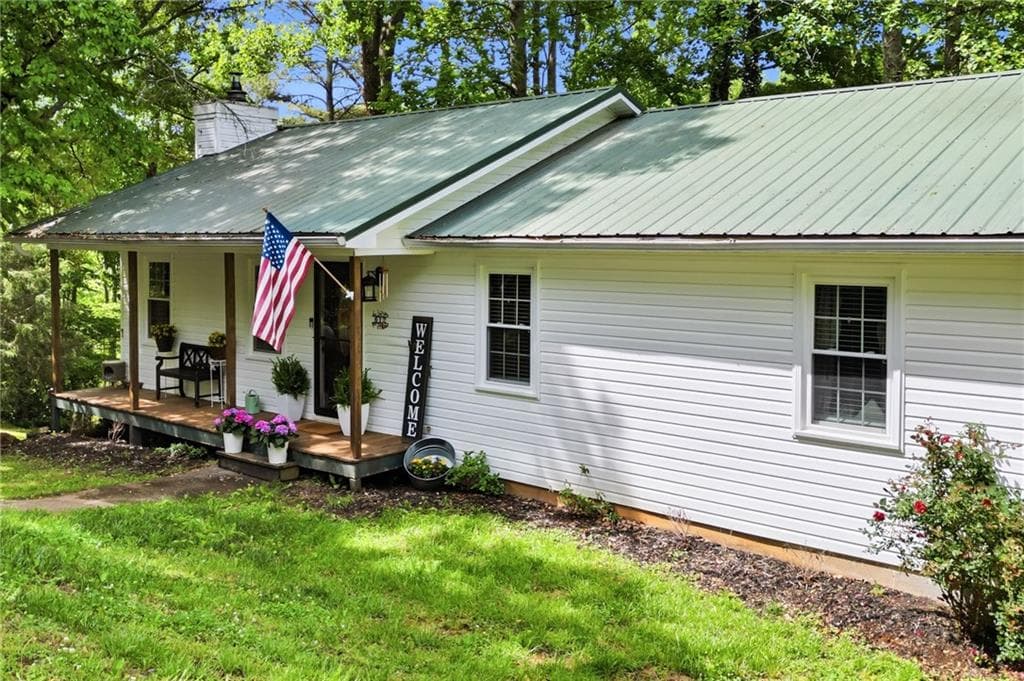 3 bedroom, 2 bathroom, 1,104 sq ft single family residence for sale at 612 Beaver Ridge Road, Jasper, GA 30143 — photo 4