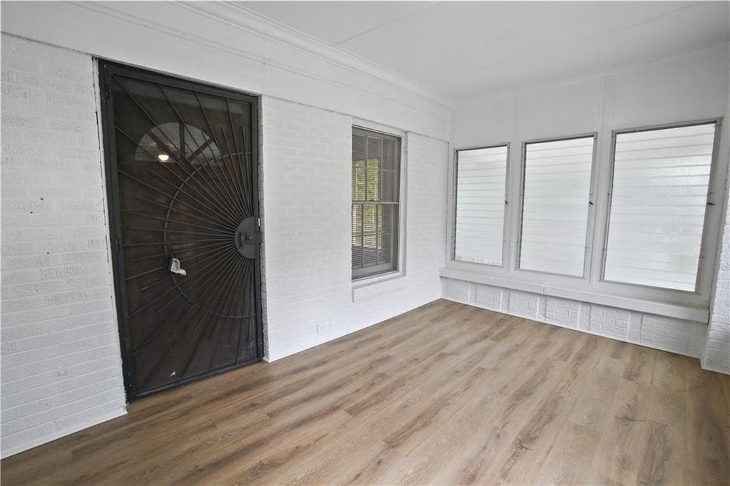 3 bedroom, 2 bathroom, 1,285 sq ft single family residence for sale at 556 Holly Street, Atlanta, GA 30318 — photo 2