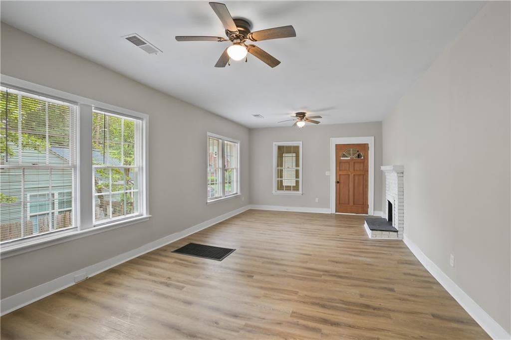 3 bedroom, 2 bathroom, 1,285 sq ft single family residence for sale at 556 Holly Street, Atlanta, GA 30318 — photo 4