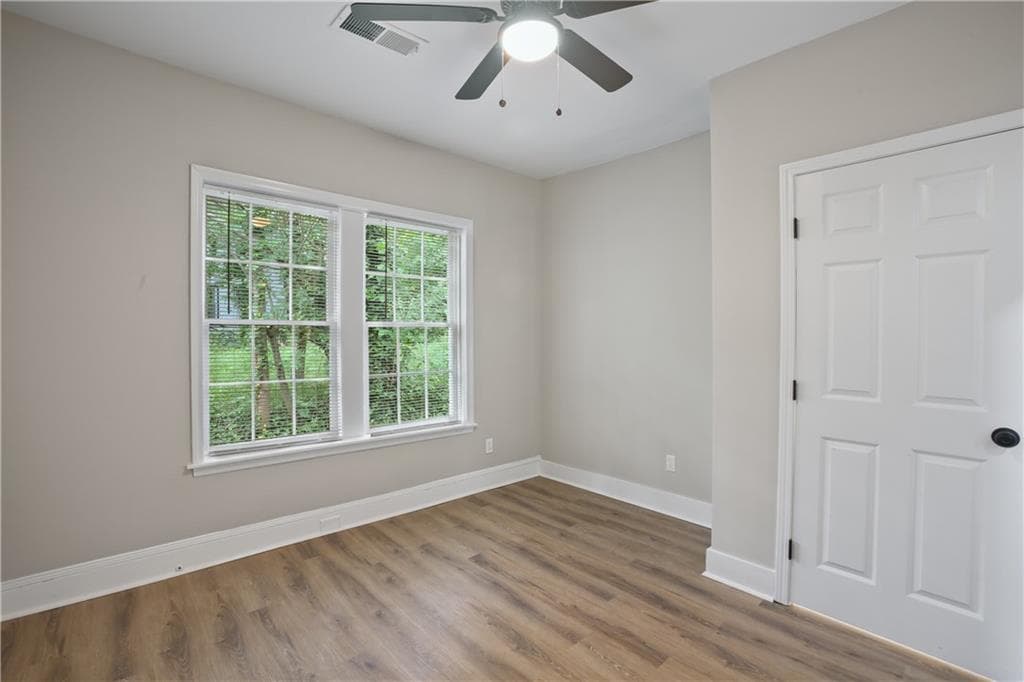 3 bedroom, 2 bathroom, 1,285 sq ft single family residence for sale at 556 Holly Street, Atlanta, GA 30318 — photo 8