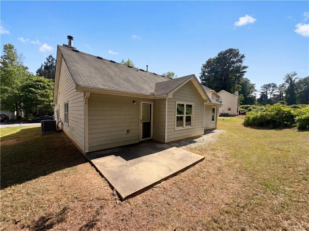 4 bedroom, 3 bathroom, 1,764 sq ft single family residence under contract at 345 Espana Street, Atlanta, GA 30349 — photo 5