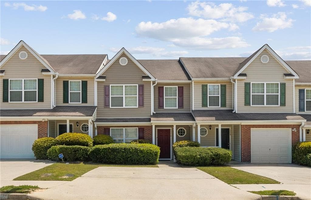 4 bedroom, 3 bathroom, 1,896 sq ft townhouse for sale at 5356 Creekview Way, Ellenwood, GA 30294 — photo 3