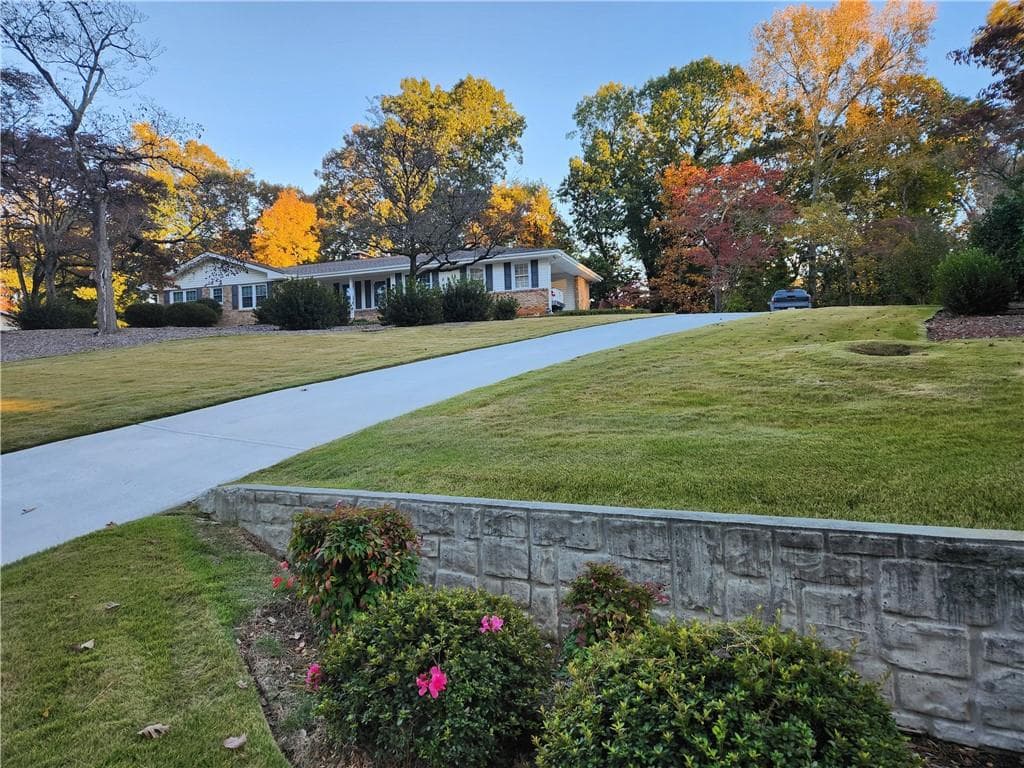 4 bedroom, 2 bathroom, 1,822 sq ft single family residence for sale at 1554 COOPER LAKE Road, Smyrna, GA 30082 — photo 4