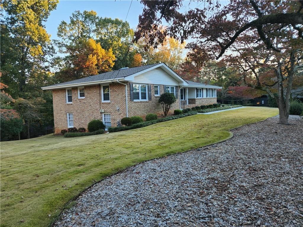 4 bedroom, 2 bathroom, 1,822 sq ft single family residence for sale at 1554 COOPER LAKE Road, Smyrna, GA 30082 — photo 3