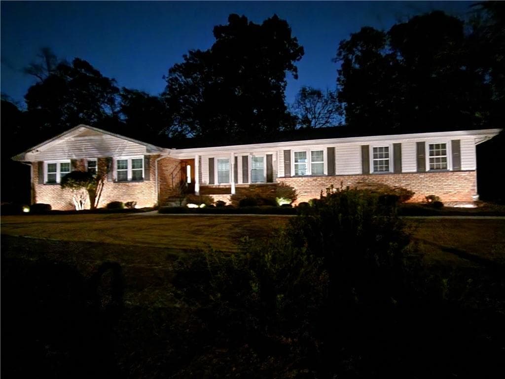 4 bedroom, 2 bathroom, 1,822 sq ft single family residence for sale at 1554 COOPER LAKE Road, Smyrna, GA 30082 — photo 8