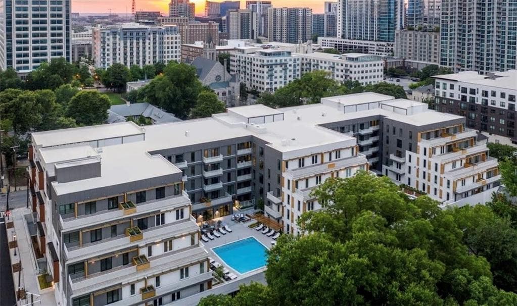 1 bedroom, 1 bathroom, 800 sq ft condominium for rent at 775 Juniper Street 234, Atlanta, GA 30308 for $2,000 a month — photo 1 of 37